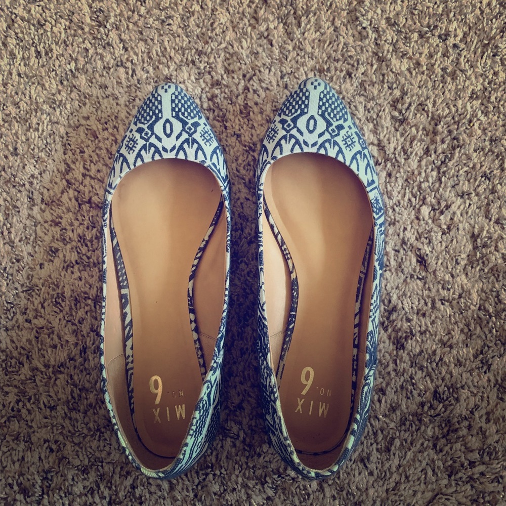 Patterned flats